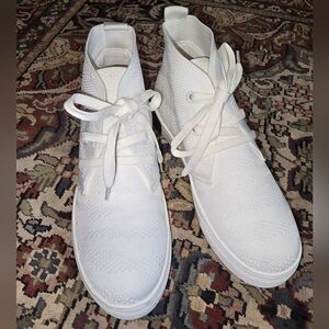 Stylish White Men's Chukka Boots